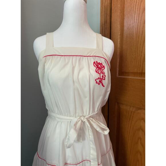 Vintage White Dress with Red Flower - Picture 2 of 6